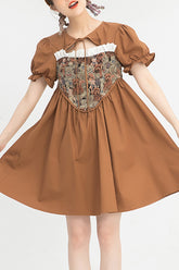 Braunes Lolita-Kleid mit Schleife am Hals und Bären-Print, Jacquard-Einsatz, kurzen Ärmeln und hoher Taille